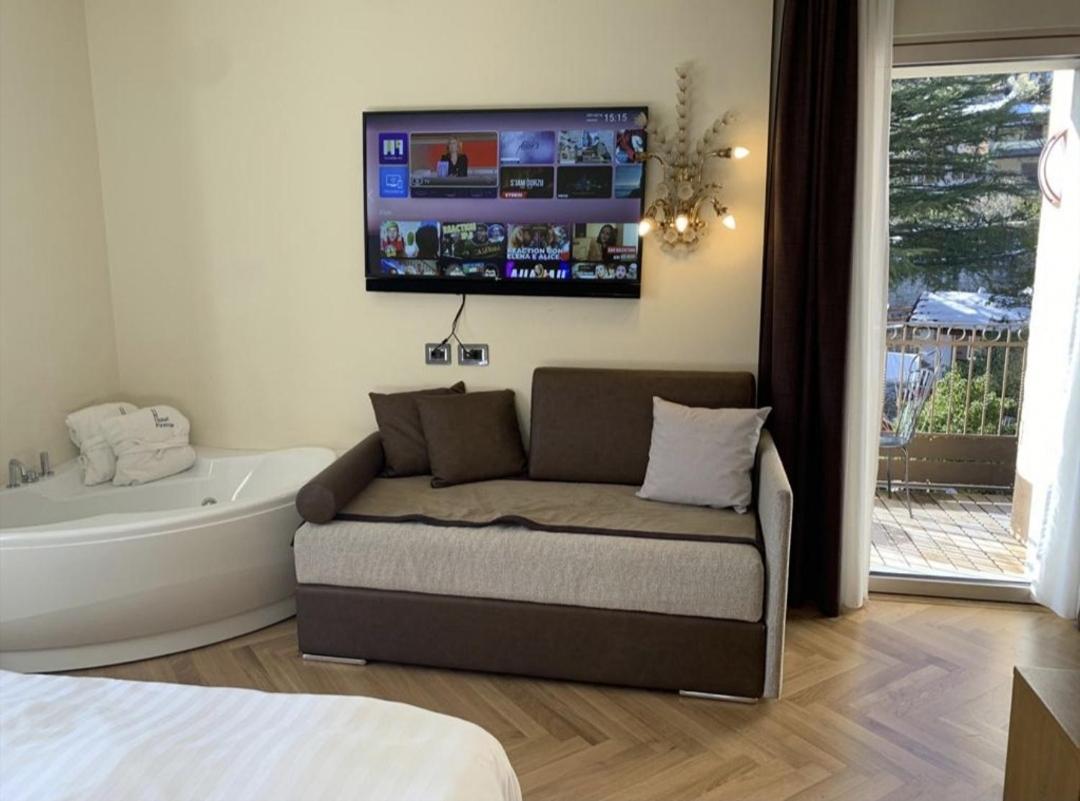 Hotel Firenze Fanano Buitenkant foto
