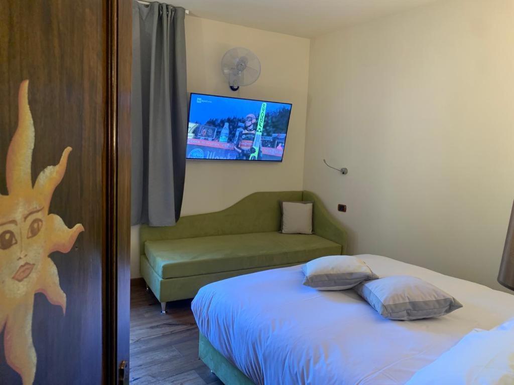Hotel Firenze Fanano Buitenkant foto